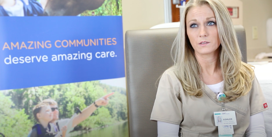 A member of the allied health team at Baptist Health giving advice to a new employee